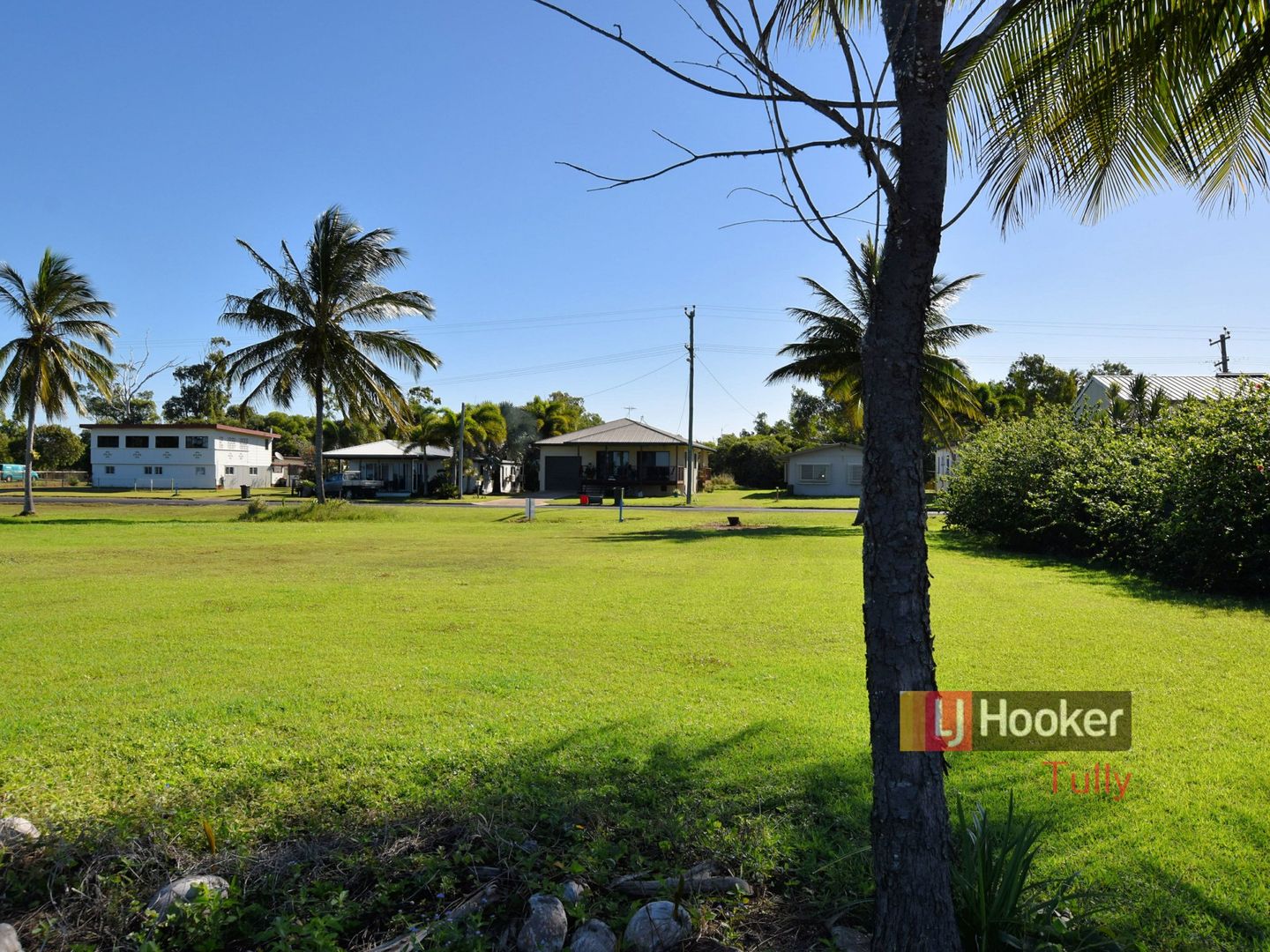 52-54 Taylor Street, Tully Heads QLD 4854, Image 2