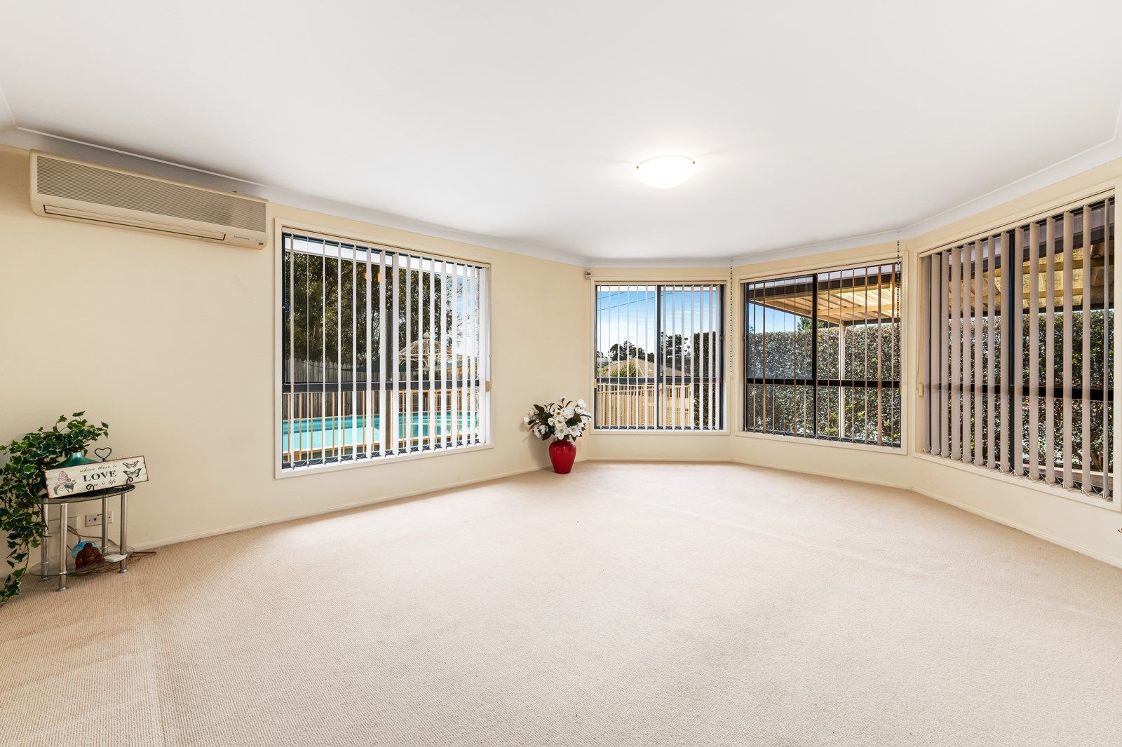 6 Maryfields Drive, Blair Athol NSW 2560, Image 2