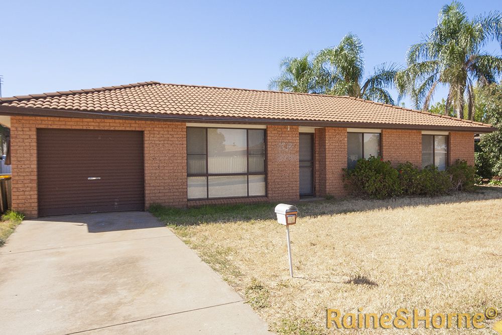3 bedrooms House in 10 Flinders Close DUBBO NSW, 2830