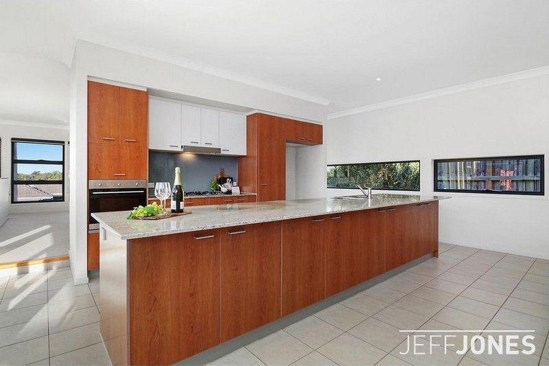 53 Mossvale Drive, Wakerley QLD 4154, Image 2