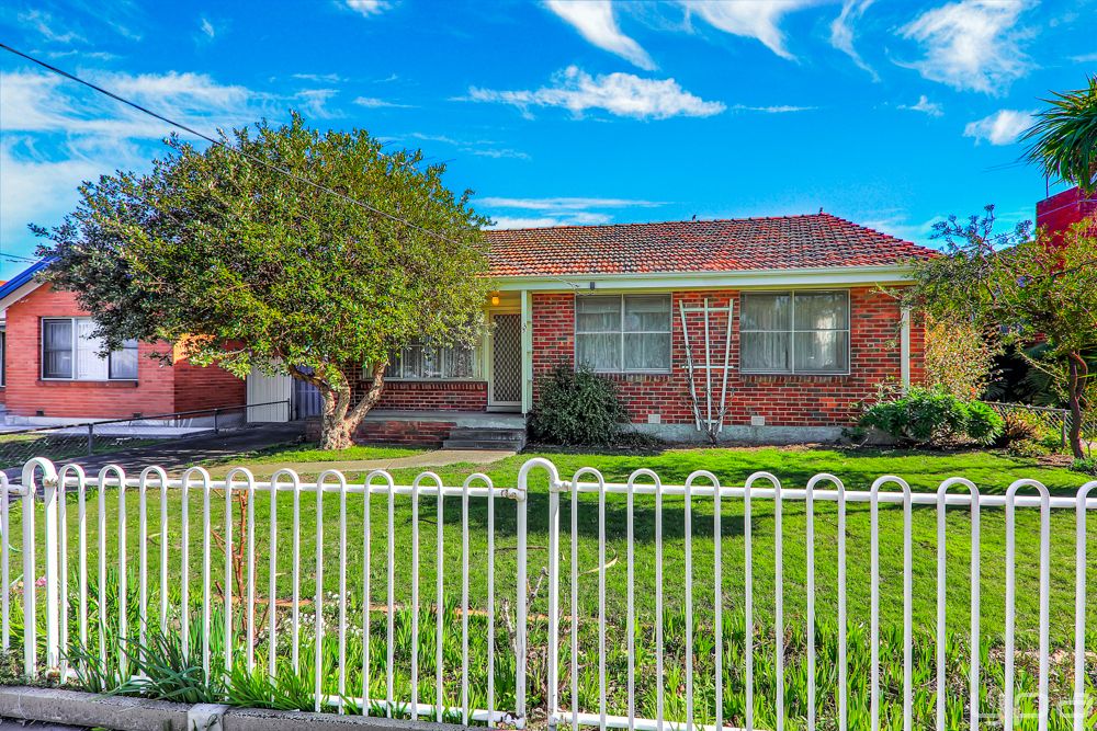 33 Hartington Street, Glenroy VIC 3046, Image 2