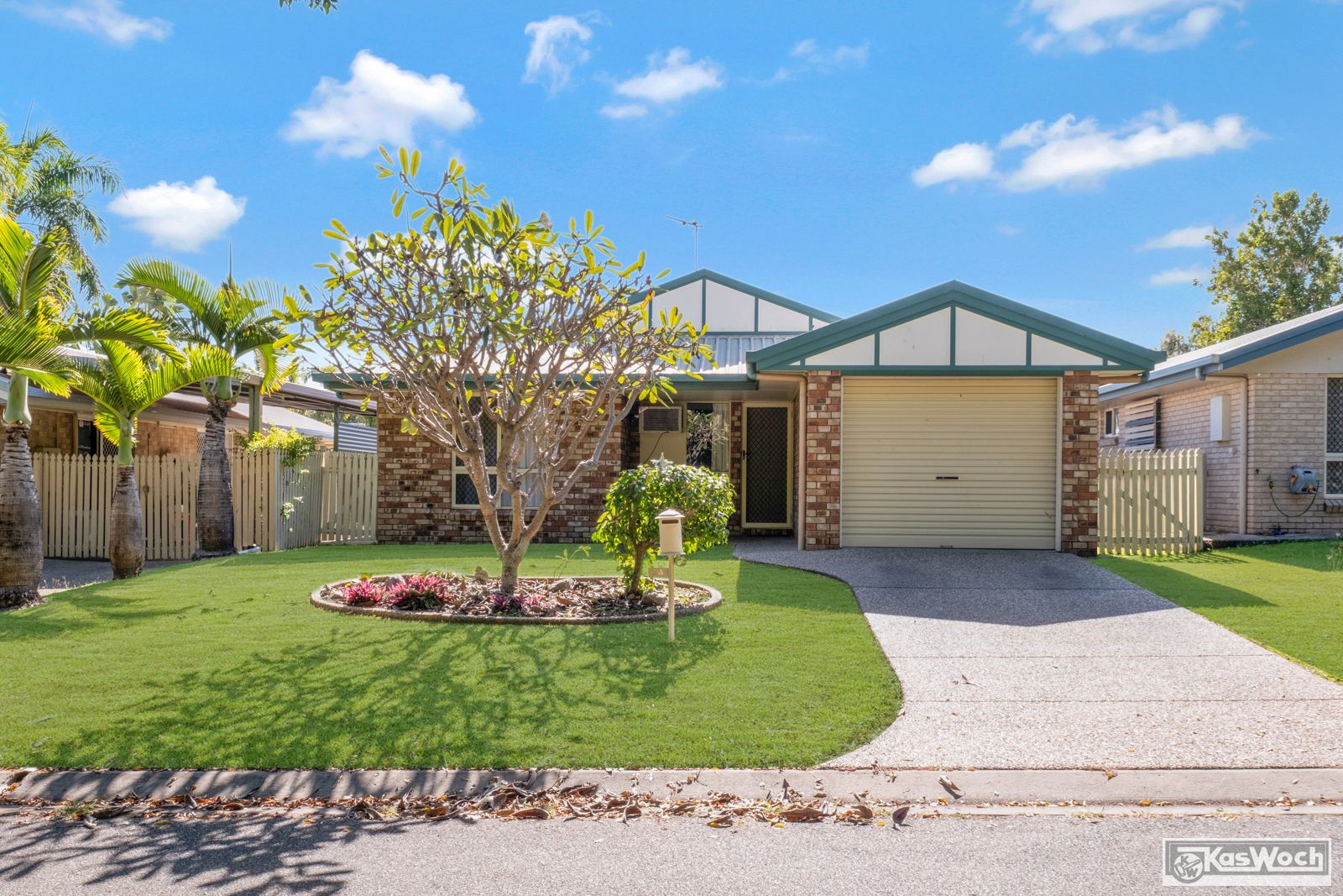 3 bedrooms House in 24 GREVILLIA DRIVE KAWANA QLD, 4701