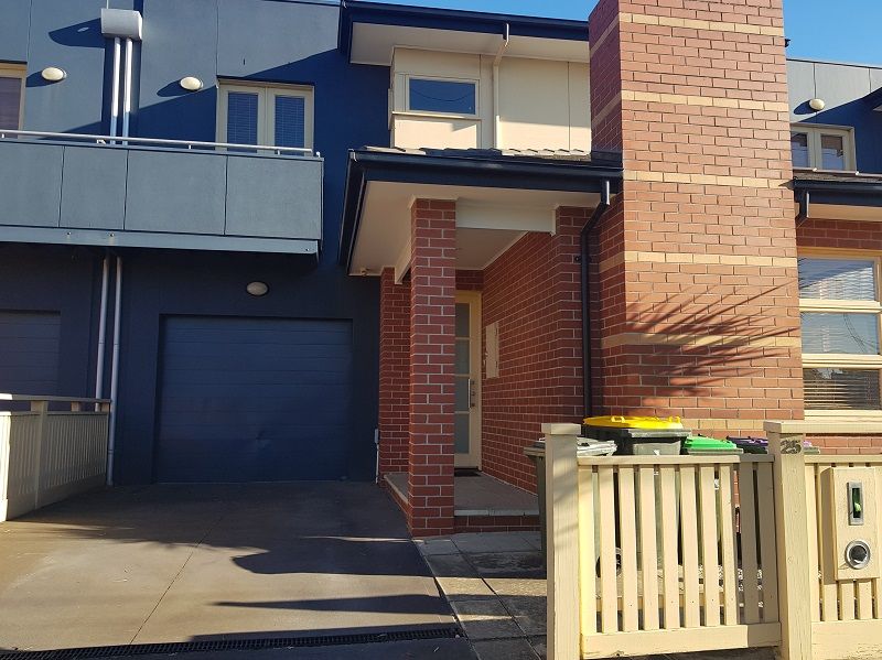 3 bedrooms Townhouse in 25 Brunel Street SOUTH KINGSVILLE VIC, 3015