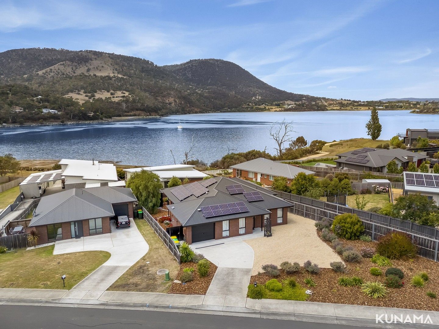 3 bedrooms House in 15 Eaves Court OLD BEACH TAS, 7017