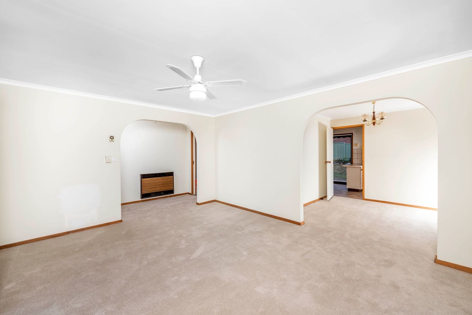 16 Aronson Crescent, Gilmore ACT 2905, Image 2