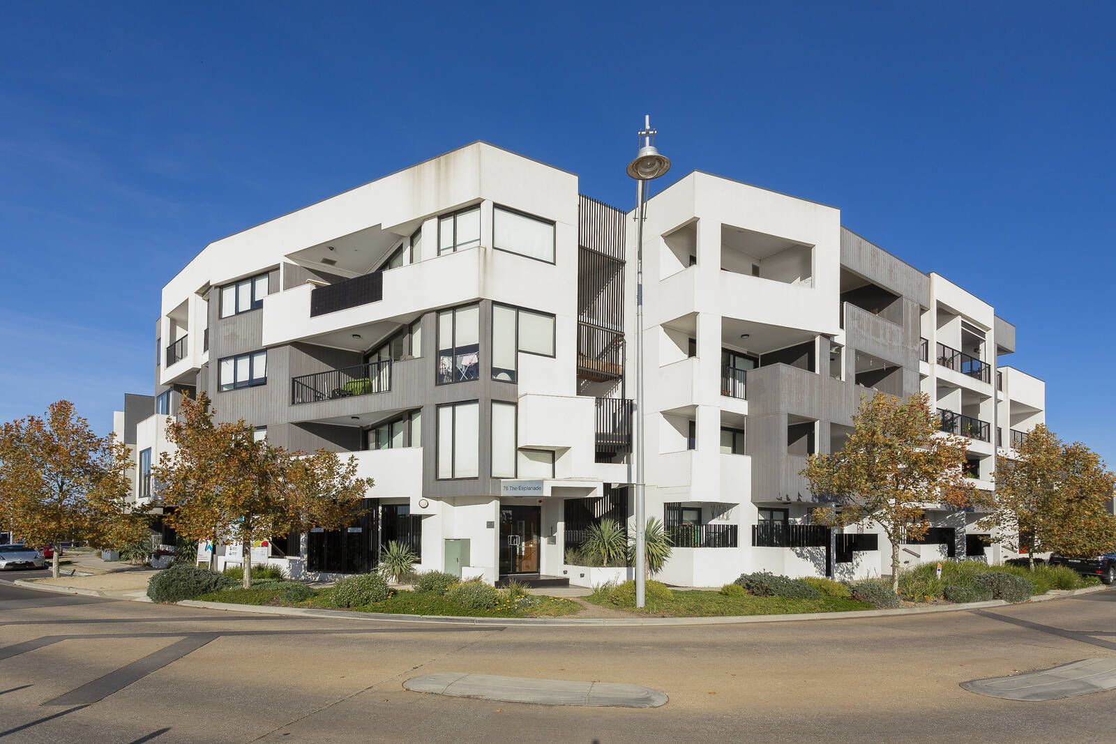 2 bedrooms Apartment / Unit / Flat in 22/76 The Esplanade CAROLINE SPRINGS VIC, 3023