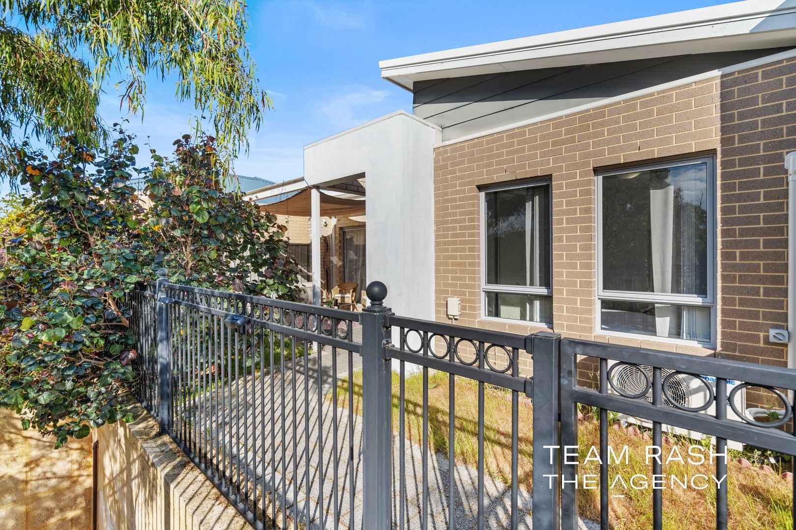 2 bedrooms Apartment / Unit / Flat in 1/11 Brentford Parade WELLARD WA, 6170