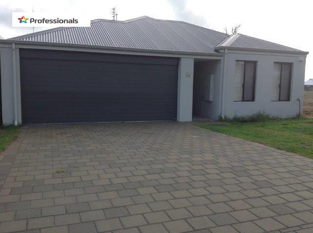 4 bedrooms House in 3A Whittaker Way WAROONA WA, 6215