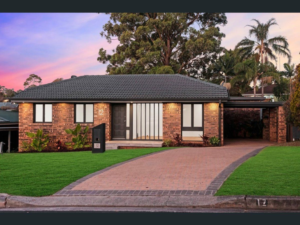 5 bedrooms House in 12 Elgata Crescent BRADBURY NSW, 2560