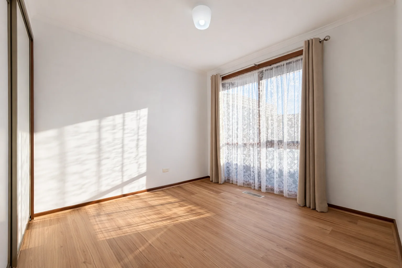 Additional image 7 of 4/27 Whitelaw Street, Reservoir VIC 3073