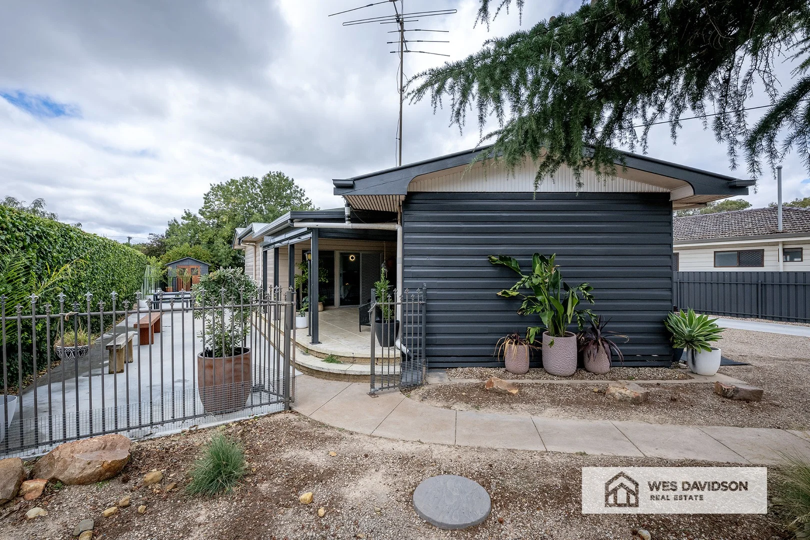51 Bennett Road, Horsham VIC 3400