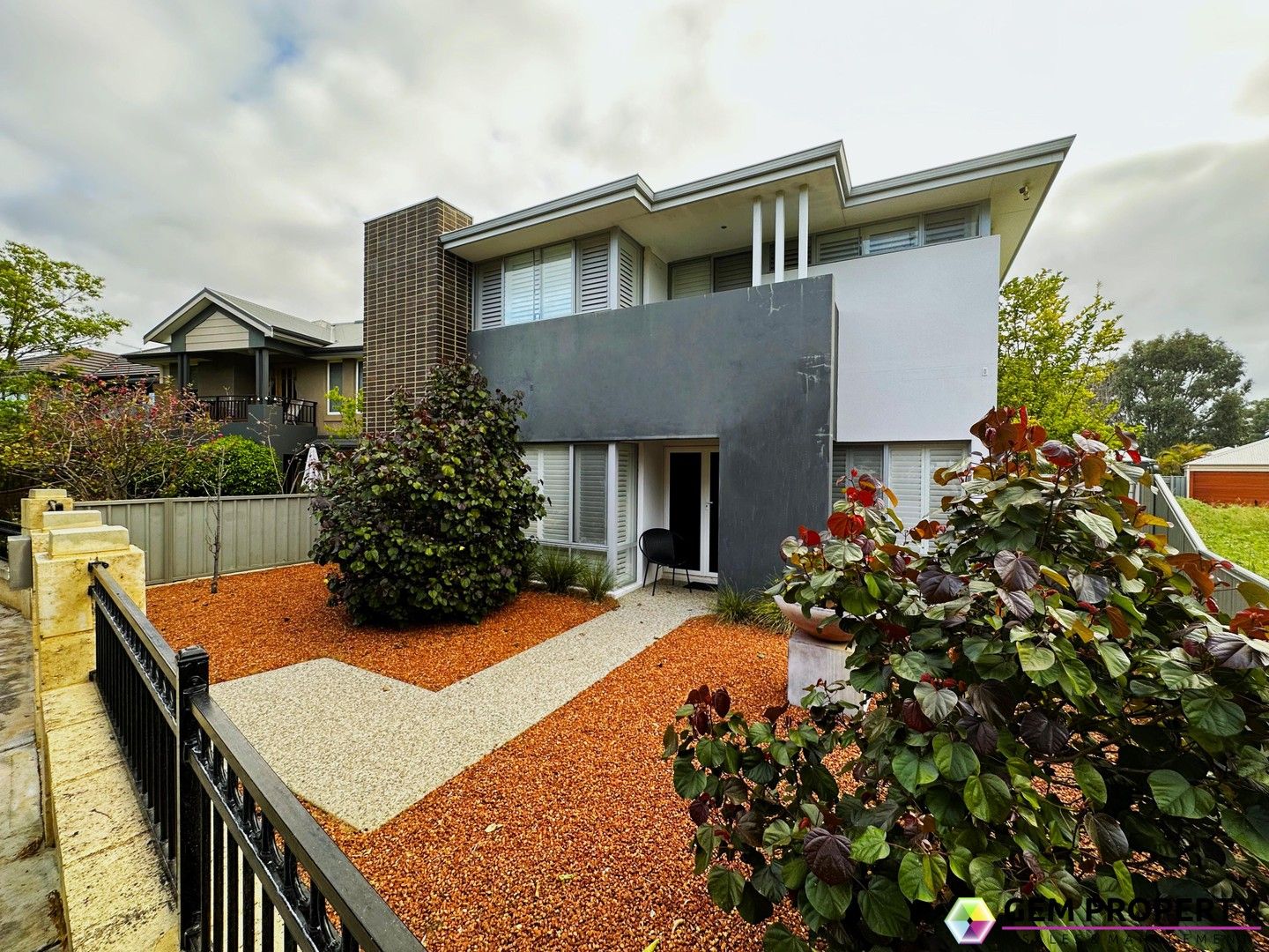 4 bedrooms House in 6 Lymington Lane WELLARD WA, 6170