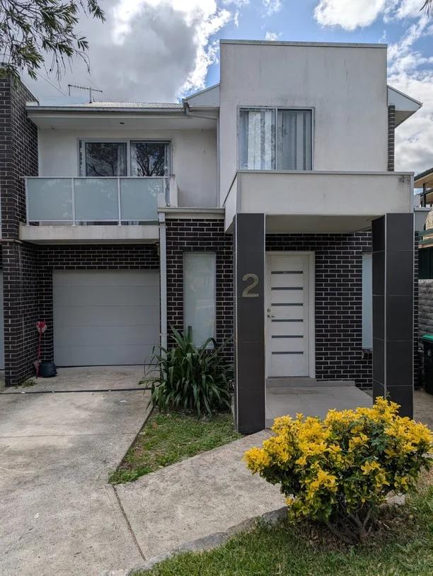 2/173 Old Kent Road, Greenacre NSW 2190