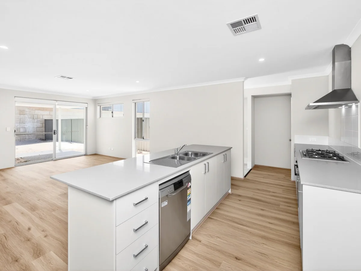 34 Robbins Grove, Eglinton WA 6034