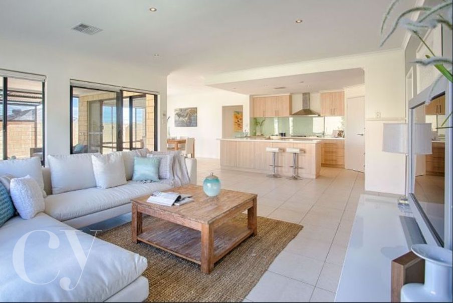 4 bedrooms House in 25 Coogee Road LAKE COOGEE WA, 6166