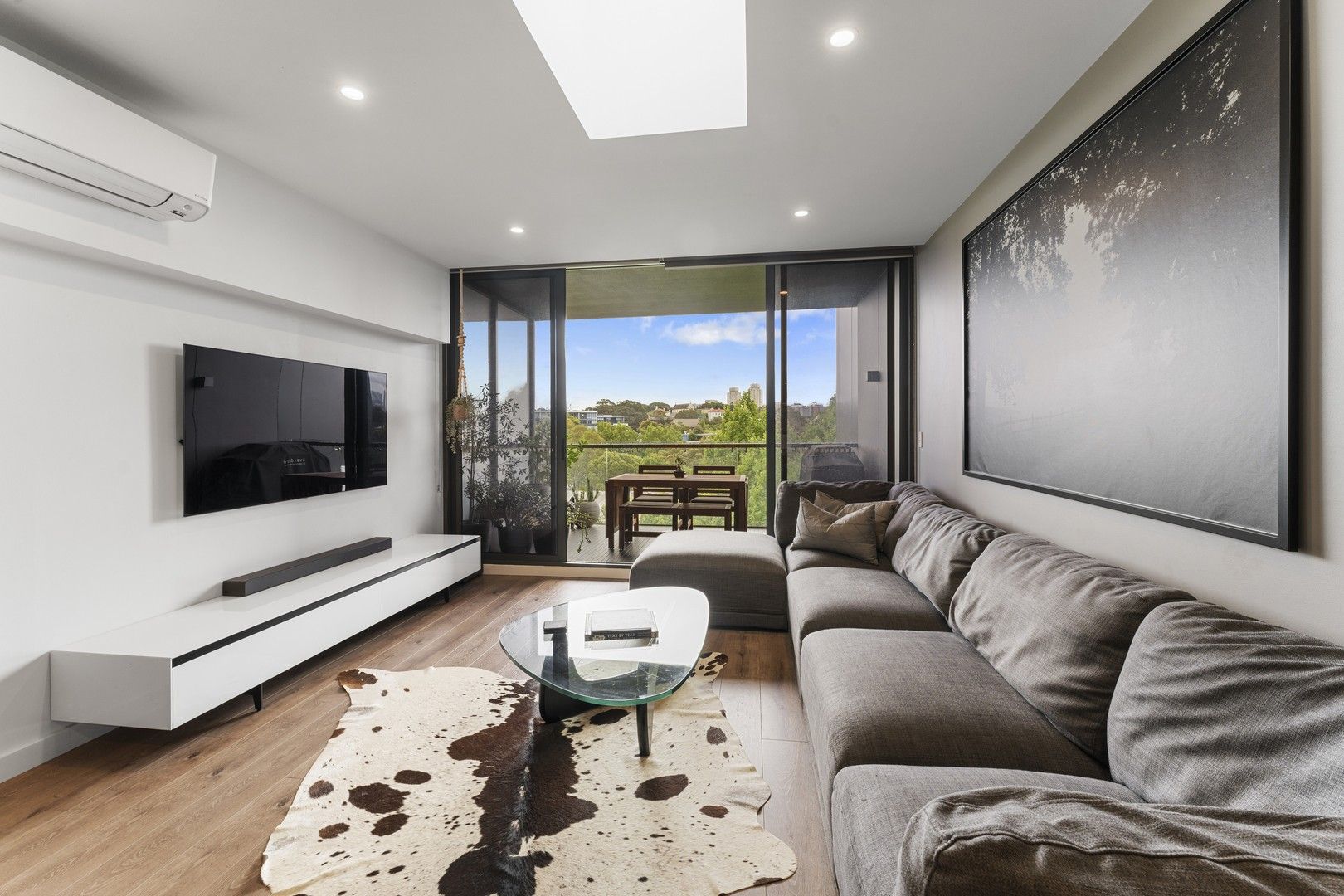 2 bedrooms Apartment / Unit / Flat in 515/9 Archibald Avenue WATERLOO NSW, 2017