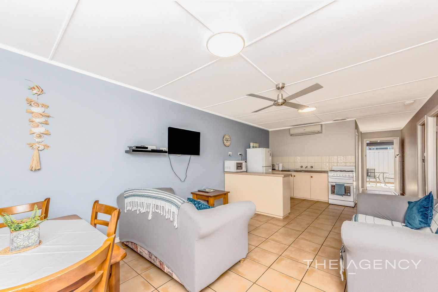 2/7 Mortimer Street, Kalbarri WA 6536, Image 2