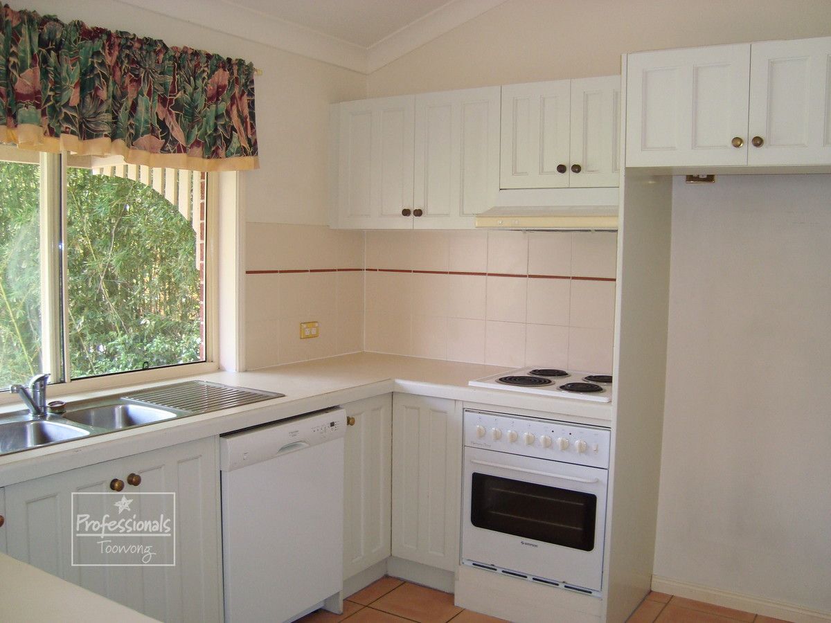 31 Burns Parade, Chapel Hill QLD 4069, Image 2