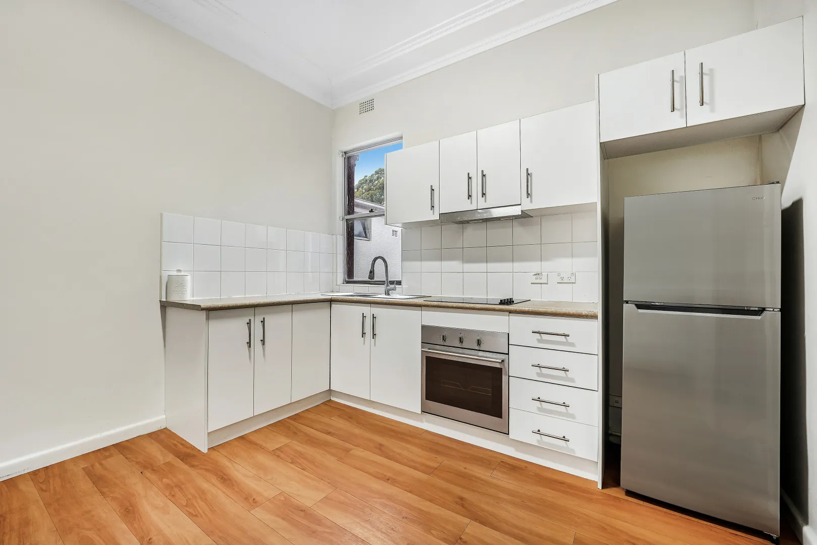Remarkable Dream Home Or Dual Income Opportunity In Cherished Paddo Pocket - View 3