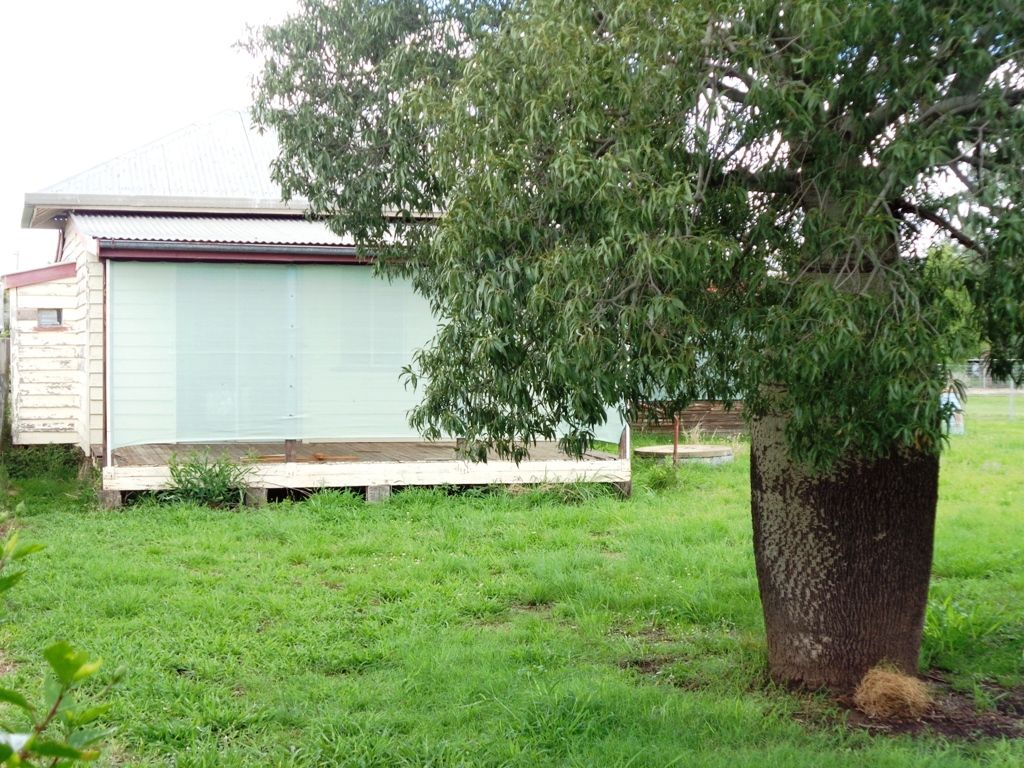 2 bedrooms House in 8 Killarney Street DULACCA QLD, 4425