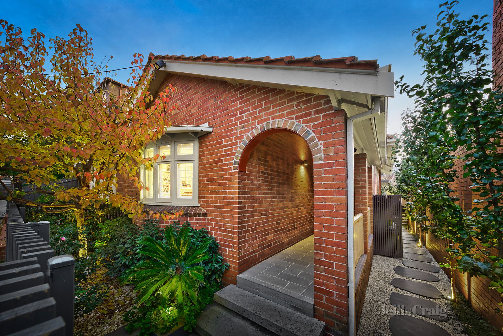 11a Canterbury Road, Toorak VIC 3142, Image 2