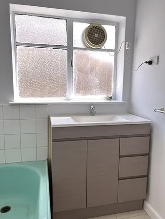 Apartment in Hadfield - View 5