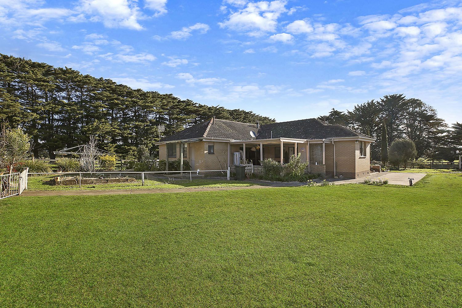 6 Chisletts Road, Allansford VIC 3277, Image 2