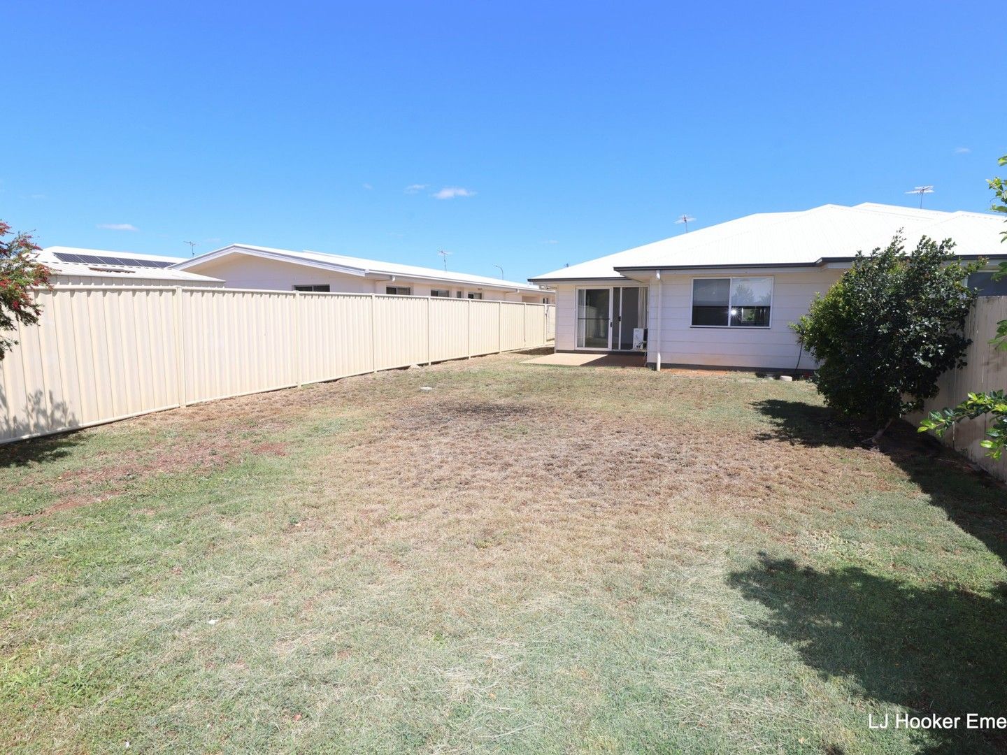 2/4 Eagle Street, Emerald QLD 4720, Image 0