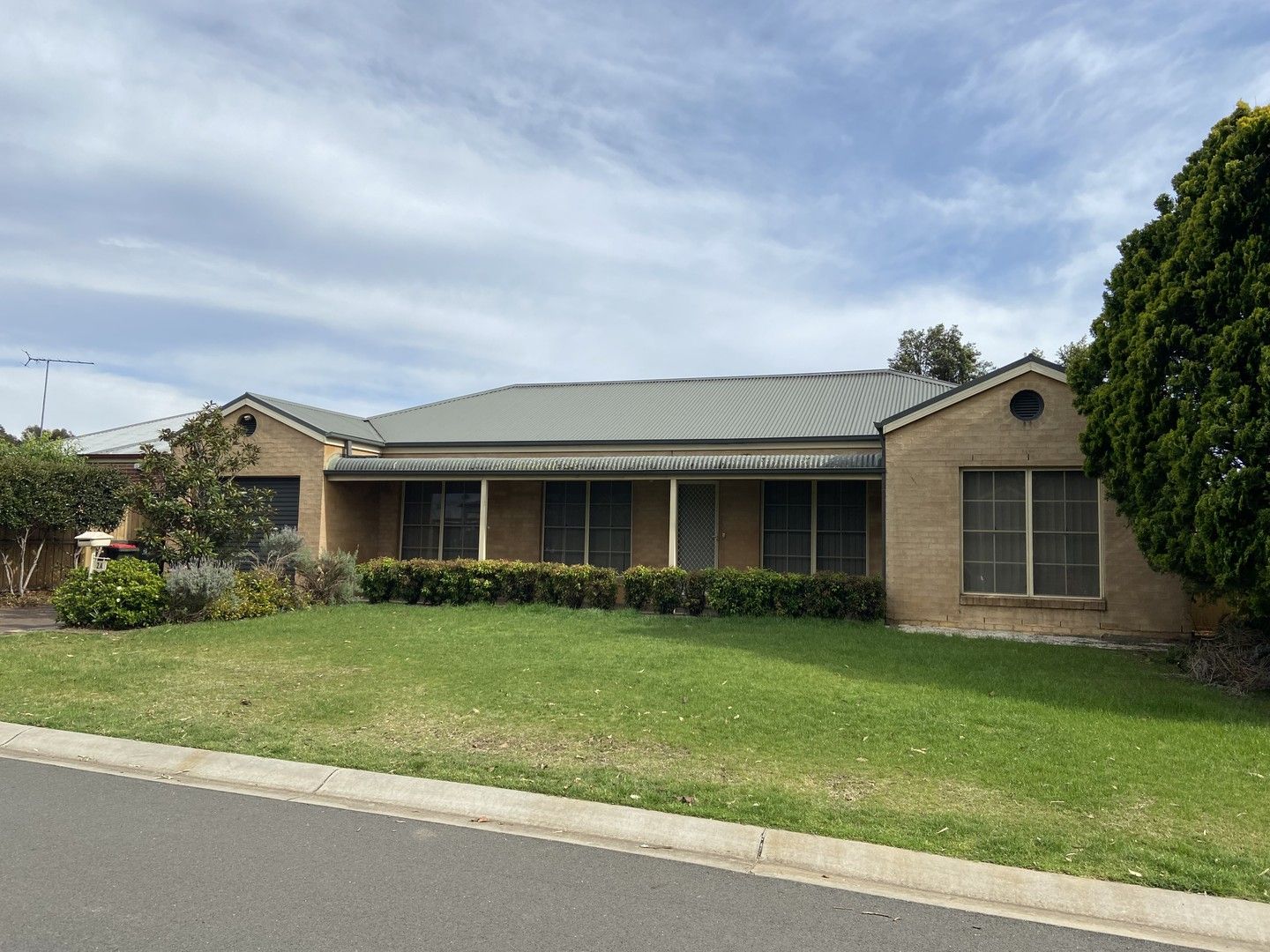 2A Oxley Grove, Tahmoor NSW 2573 House For Rent 580 Domain