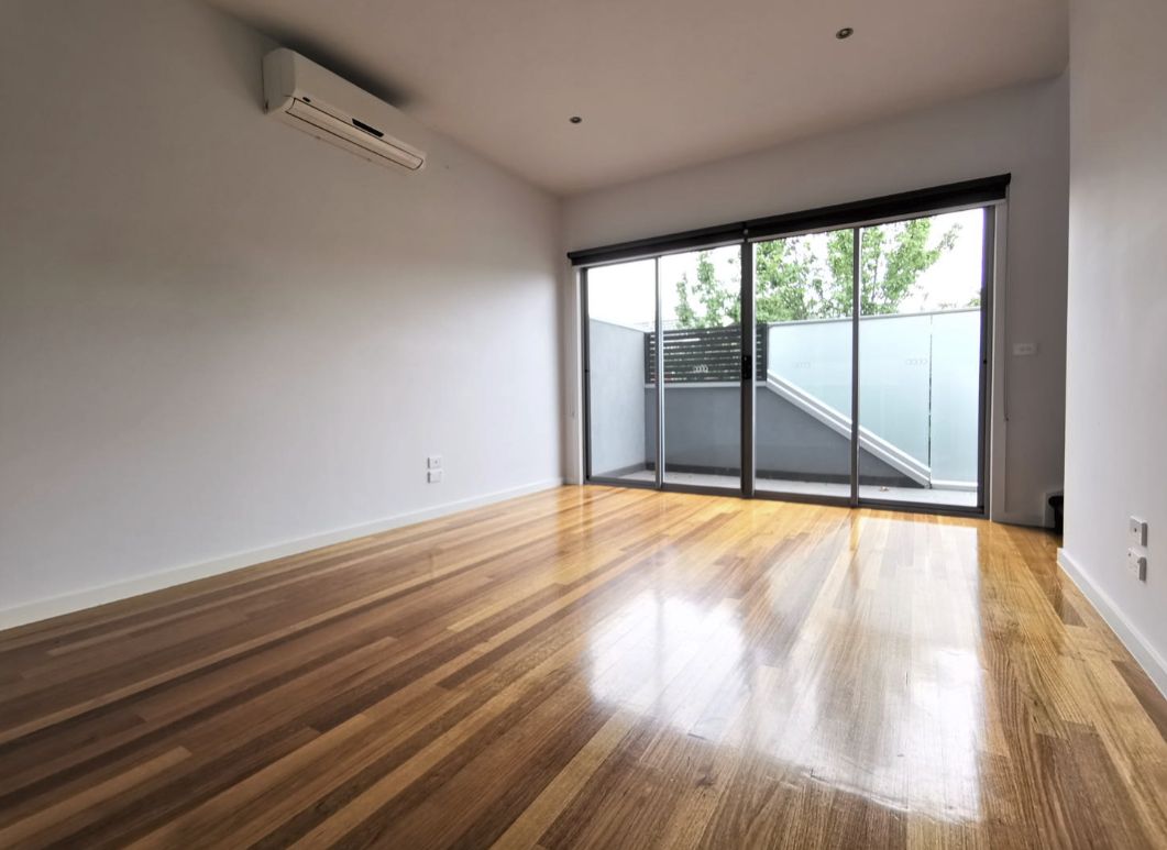3 bedrooms Townhouse in 3/1102 Whitehorse Road BOX HILL VIC, 3128