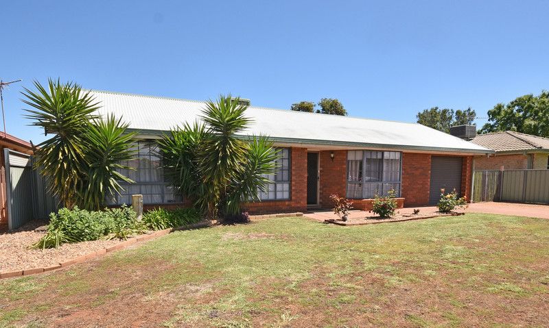 3 bedrooms House in 105 Sheraton Road DUBBO NSW, 2830
