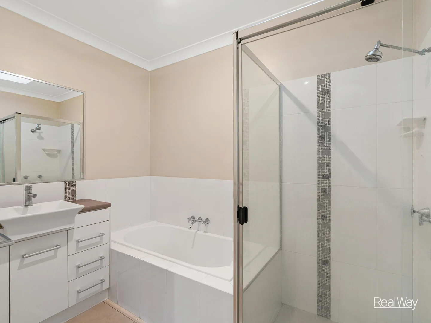Additional image 9 of 3/245A Mackenzie Street, Centenary Heights QLD 4350