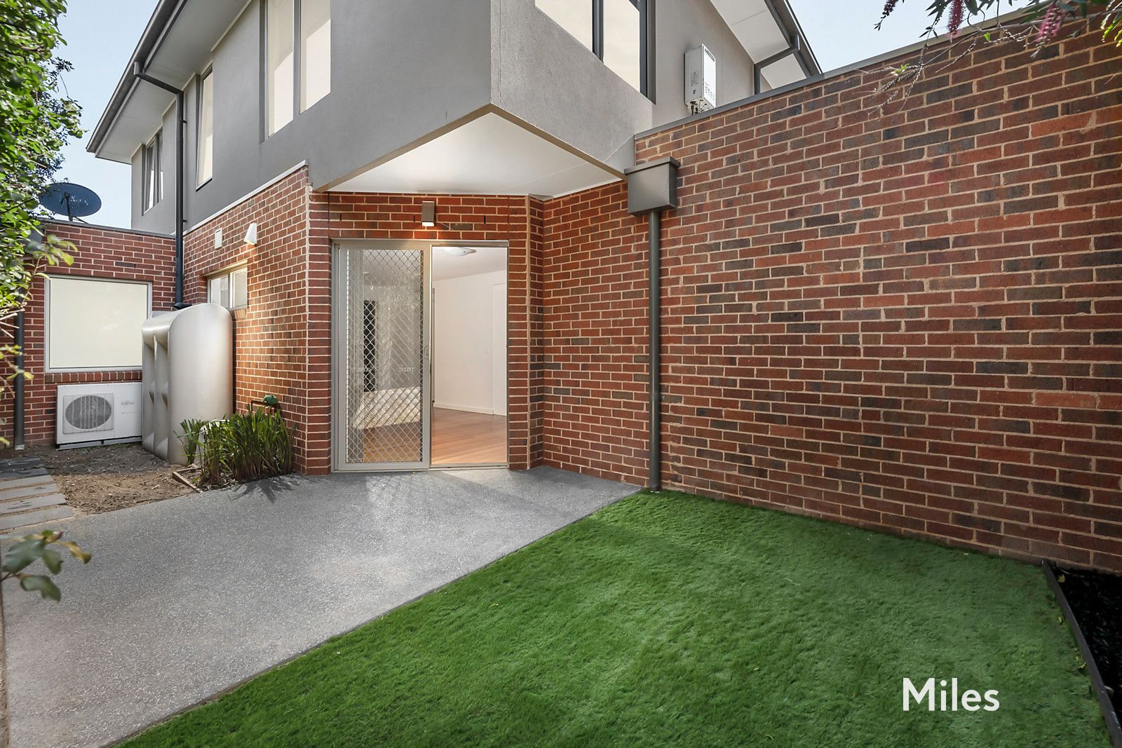 2/9 James Street, Heidelberg Heights VIC 3081, Image 1