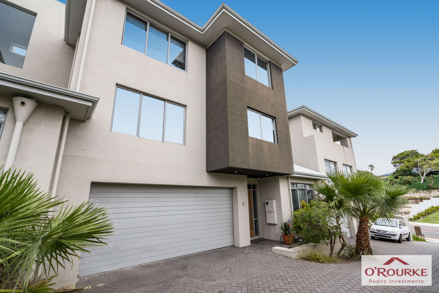 4 bedrooms House in 11b Pearl Parade SCARBOROUGH WA, 6019