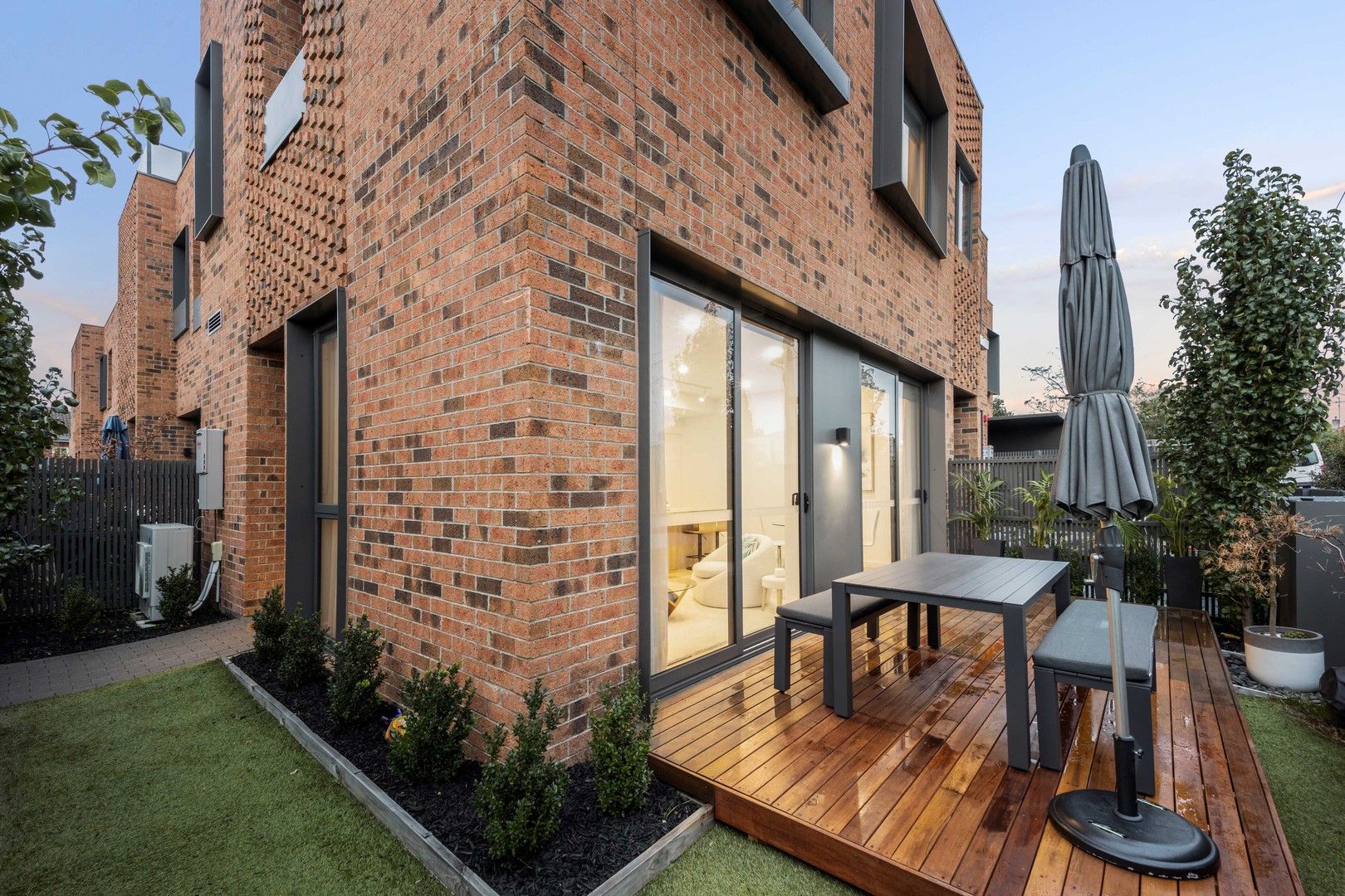 1/10 Princes Street, Caulfield North VIC 3161, Image 2