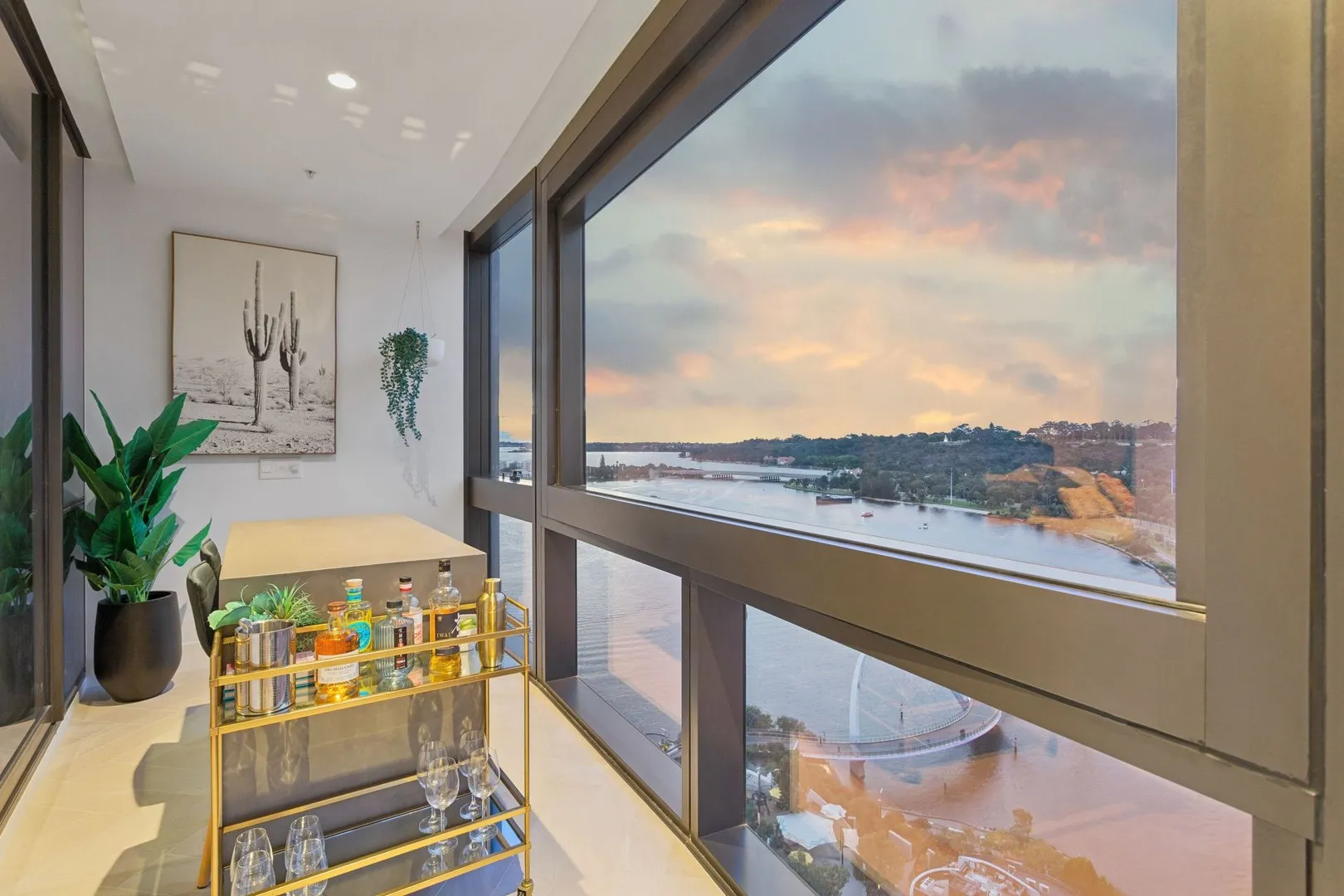 Effortless Elegance and Unbeatable Views
