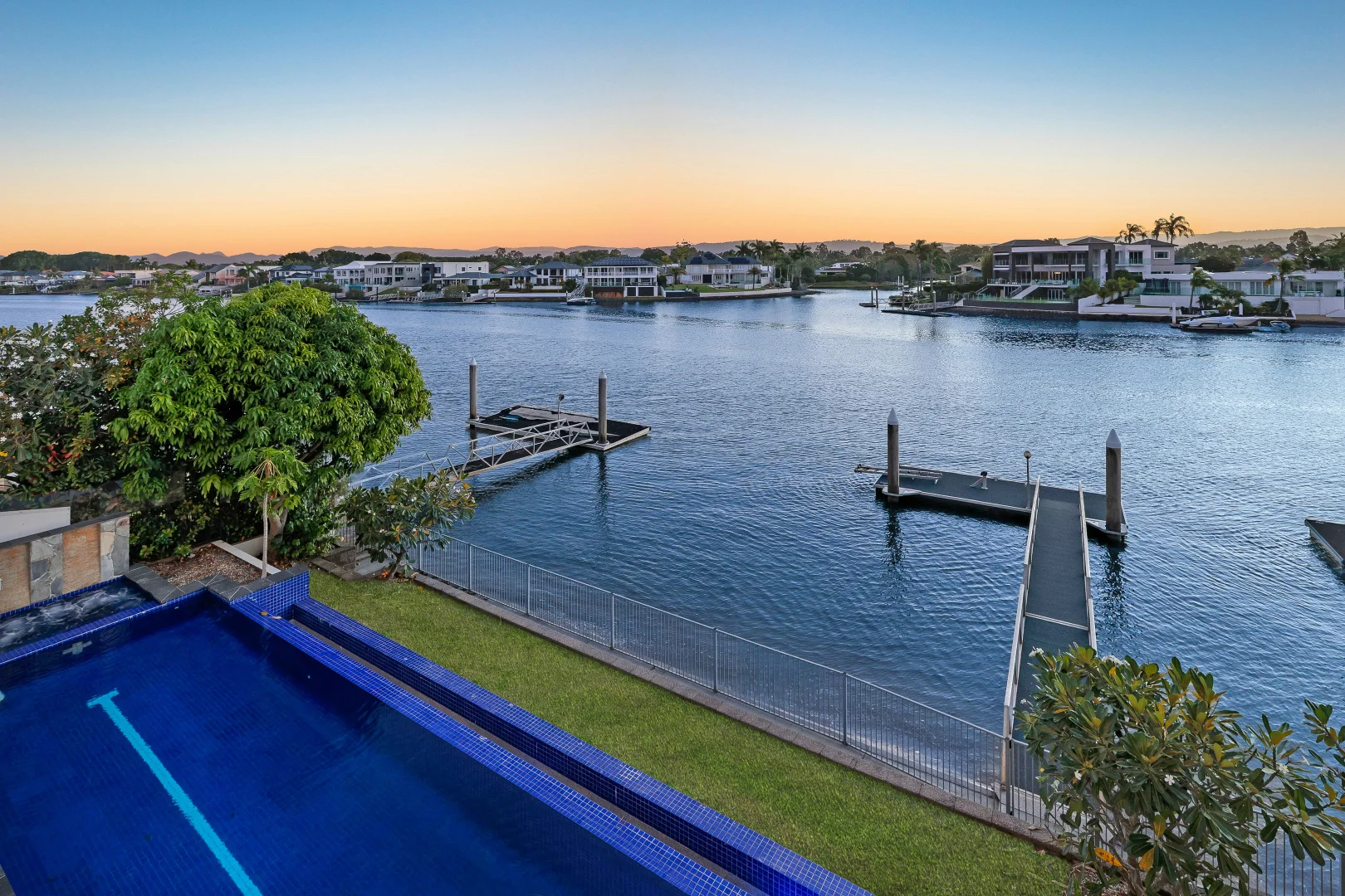 Additional image 11 of 57 Sir Bruce Small Boulevard, Benowa Waters QLD 4217