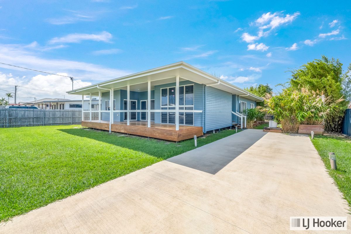 4 bedrooms House in 62 Gibsons Road BURNETT HEADS QLD, 4670