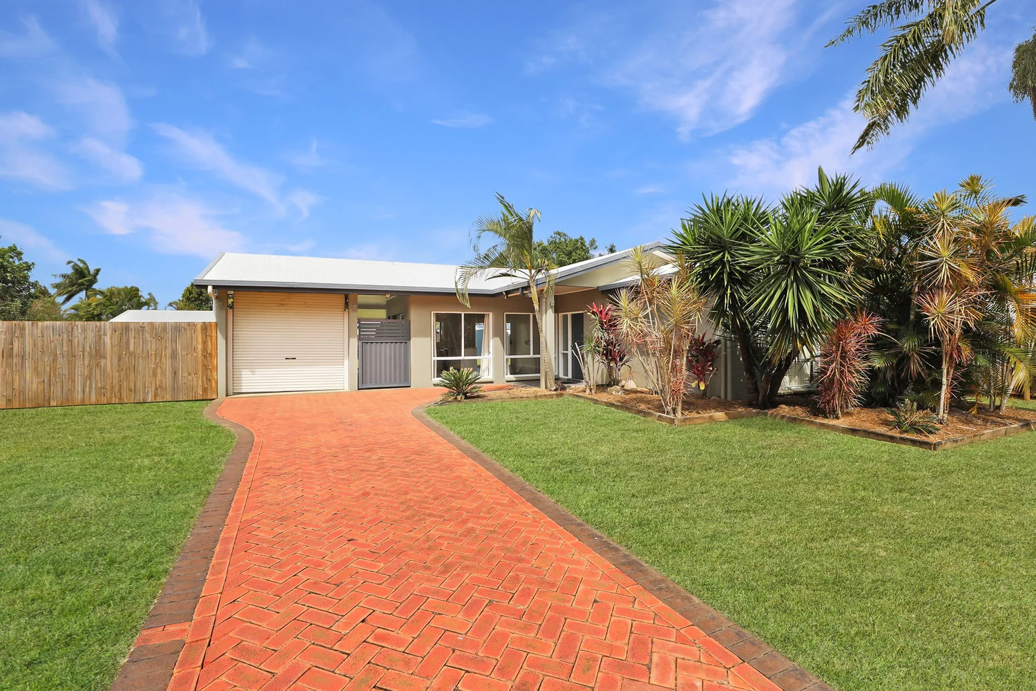 15 Bourke Close, Mount Sheridan QLD 4868