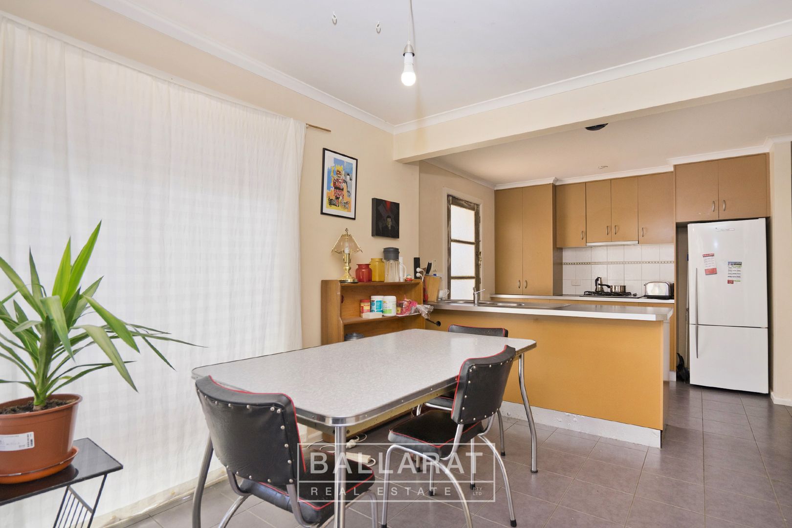1/11 Little Clyde Street, Soldiers Hill VIC 3350, Image 2