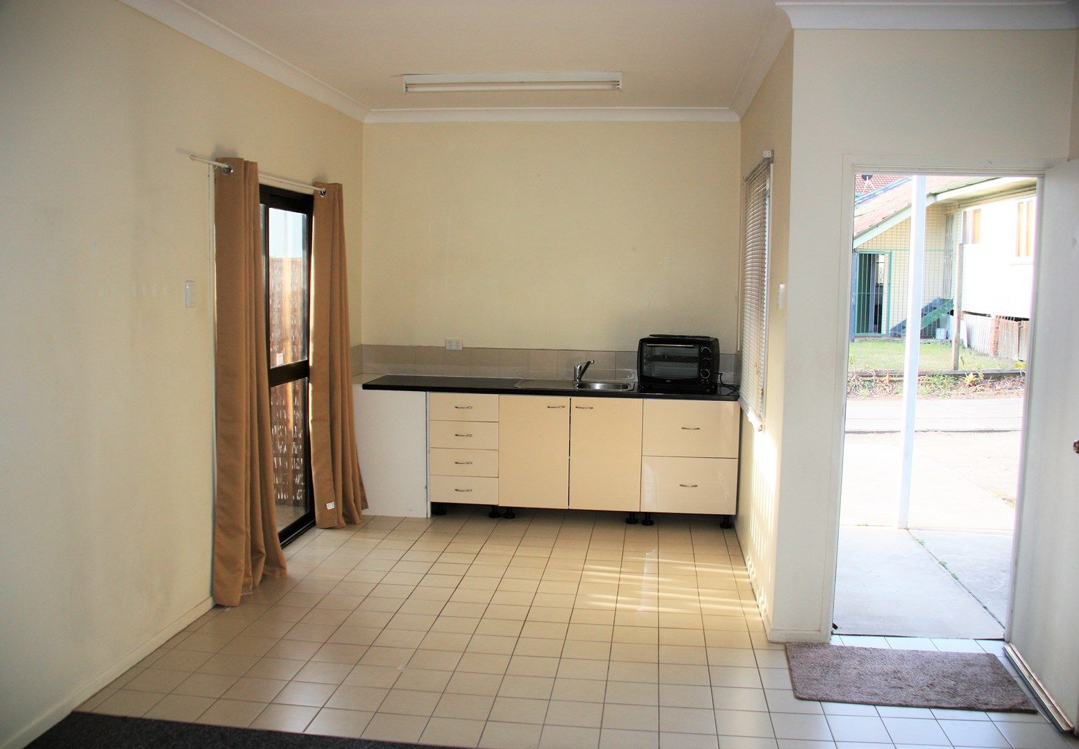 1 bedrooms Apartment / Unit / Flat in C/15 Clinton Street COOPERS PLAINS QLD, 4108