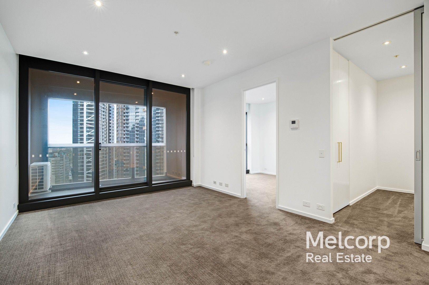 2 bedrooms Apartment / Unit / Flat in 2912/9 Power  Street SOUTHBANK VIC, 3006