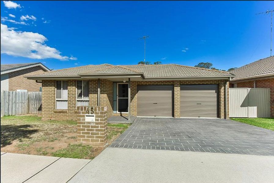 4 bedrooms House in 45 Belmont Rd SPRING FARM NSW, 2570