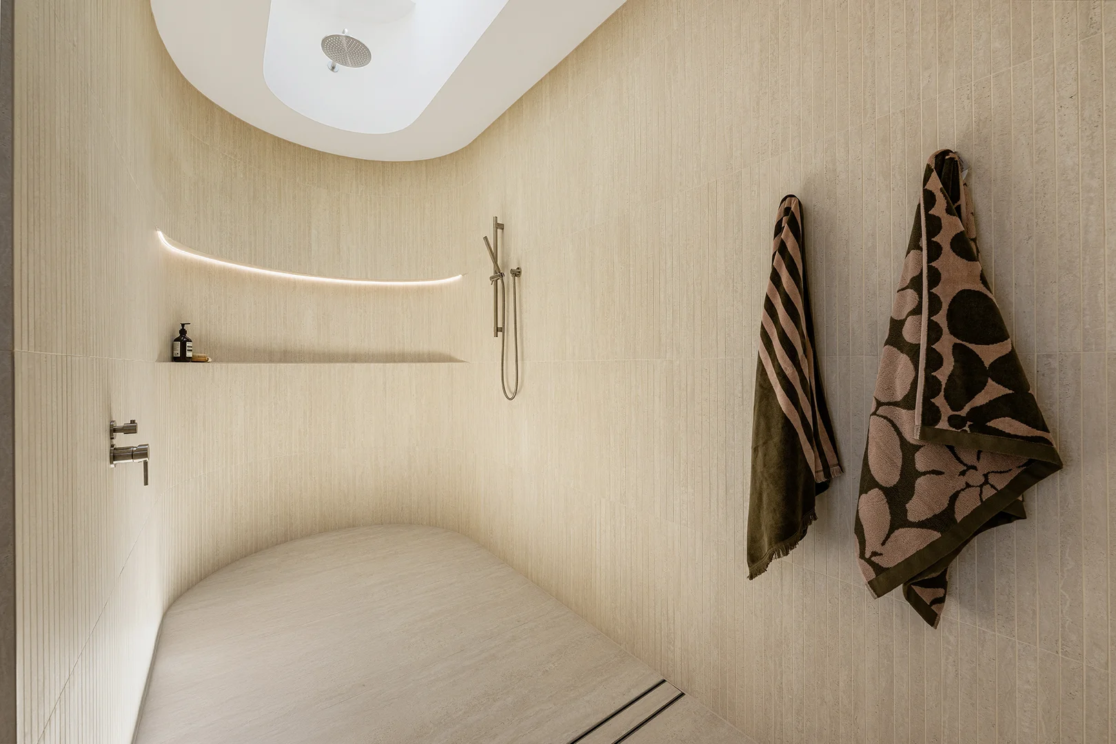 Additional image 11 of 47 Vatakoula Parade, Mermaid Waters QLD 4218