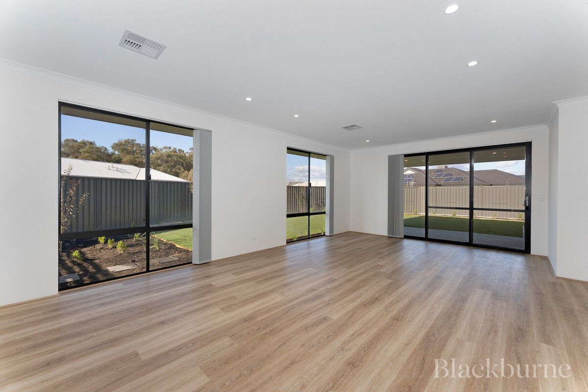 4 bedrooms House in 1 Almandine Loop WELLARD WA, 6170