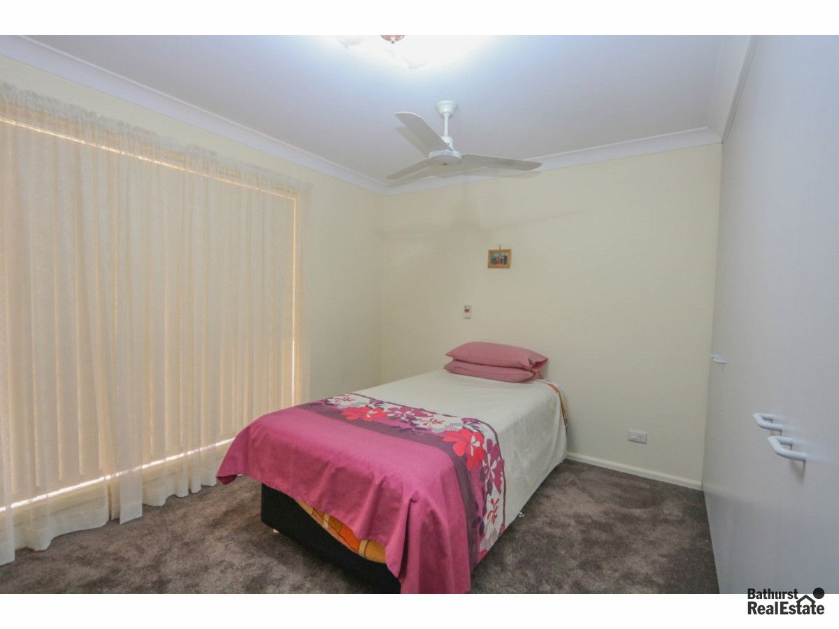 11/29A View Street, Kelso NSW 2795, Image 2