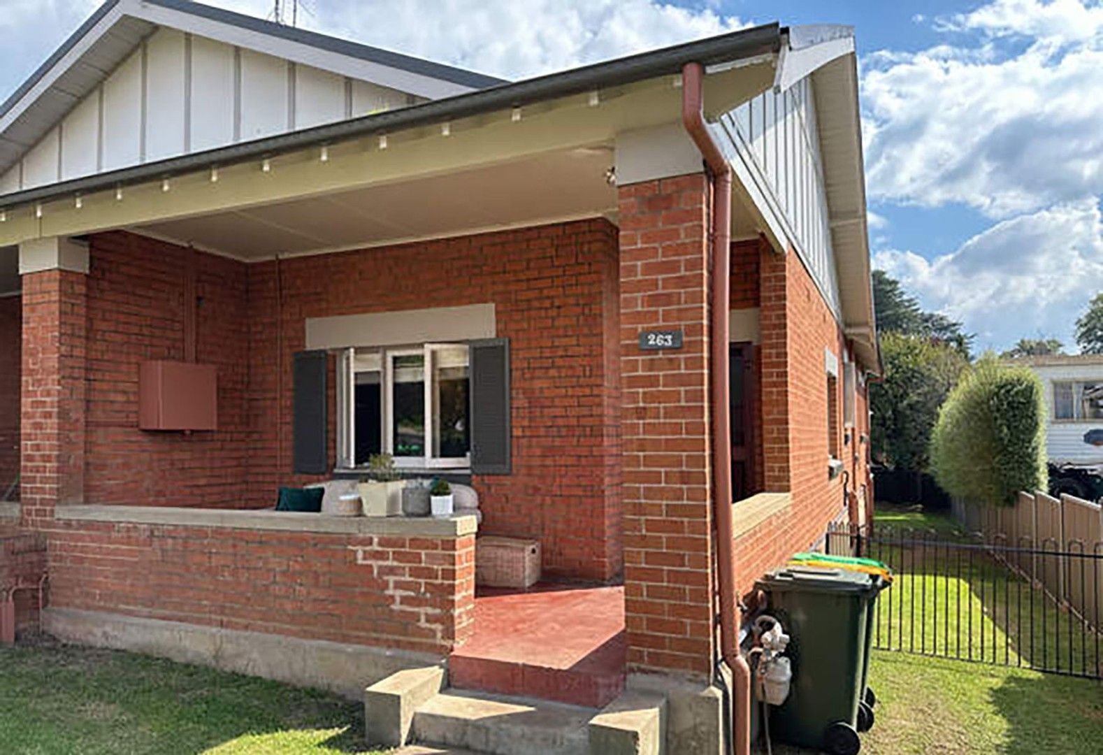 2 bedrooms House in 263 Bentinck Street BATHURST NSW, 2795