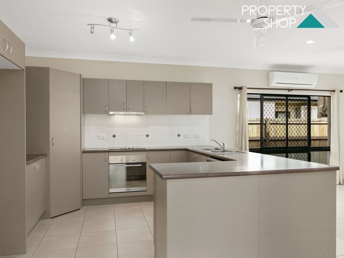 5 Kingsborough Pass, Trinity Park QLD 4879, Image 2