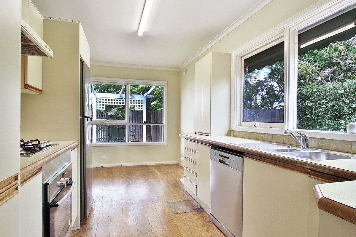 7 Newbury Street, Mitcham VIC 3132, Image 2