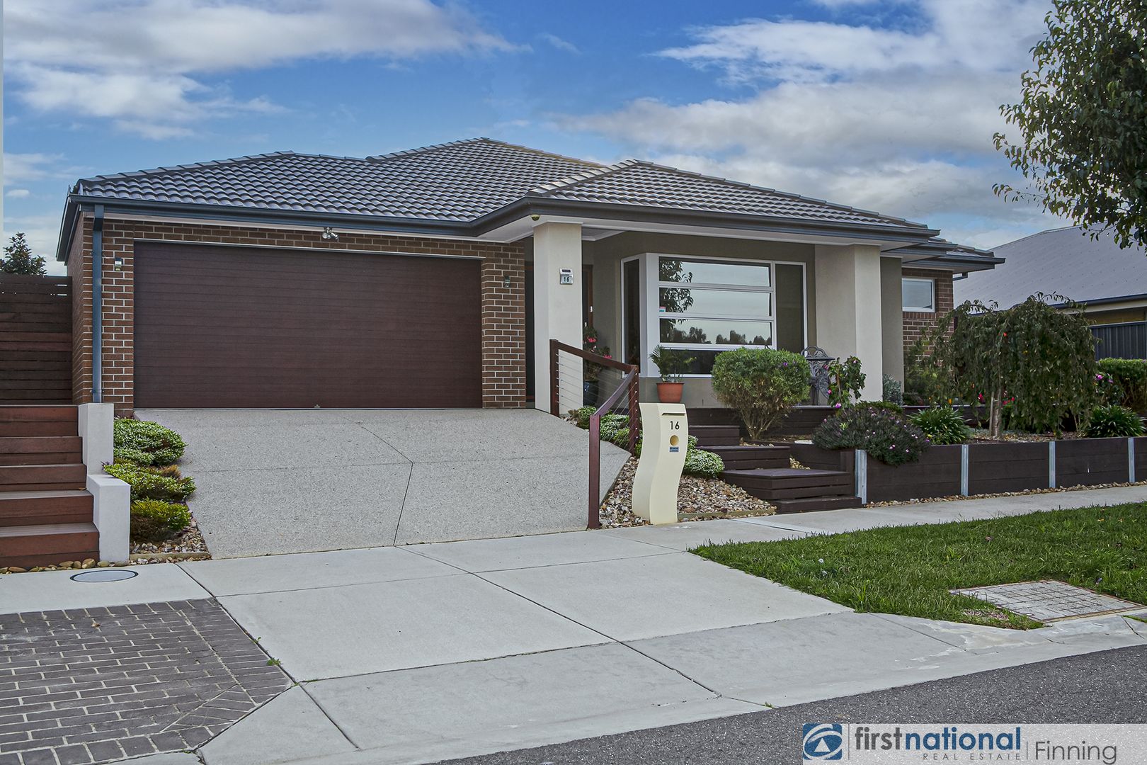 16 Cedarbank Court, Cranbourne East VIC 3977, Image 1